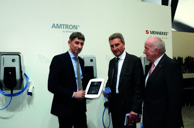 Oettinger_besucht_Mennekes_auf_Hannover-Messe_-_MENNEKES_01