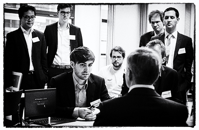 Auch beim Investoren-Pitch sollte der Gegenüber umgarnt werden. (Bild: Paul Gärtner, explain)