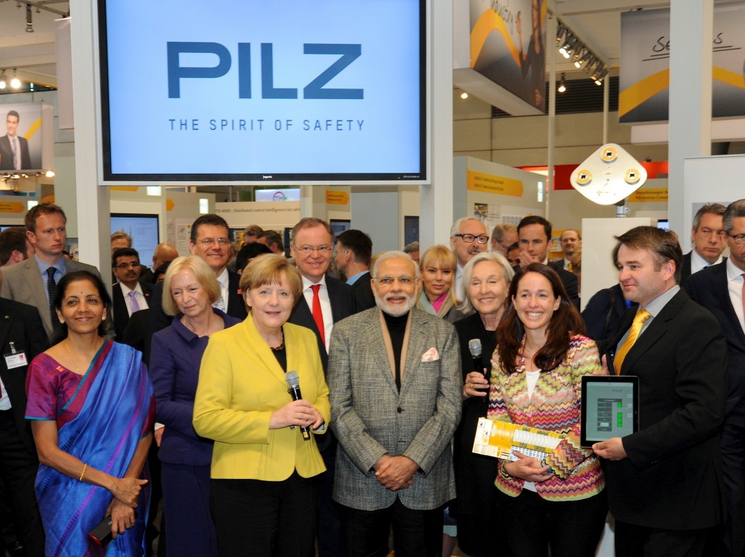 Hoher Besuch: Geschäftsführerin Renate Pilz begrüßt Angela Merkel und den indischen Premierminister Modi (Bild: Pilz)